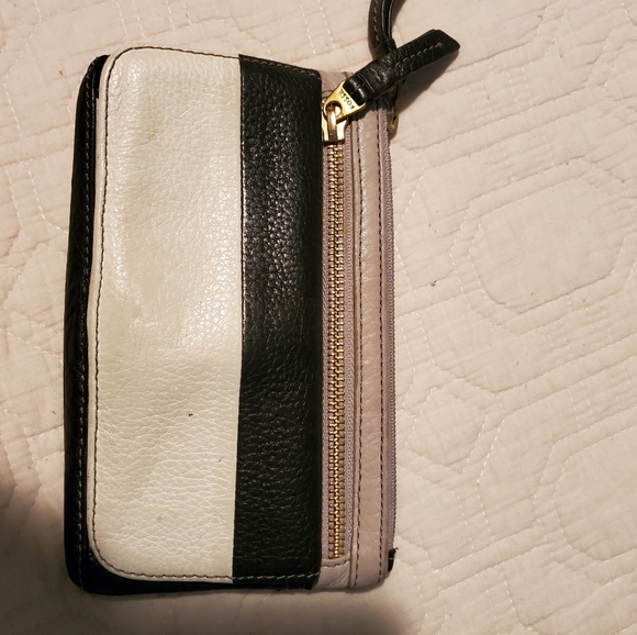 Fossil Wallet - Picture 1 of 3